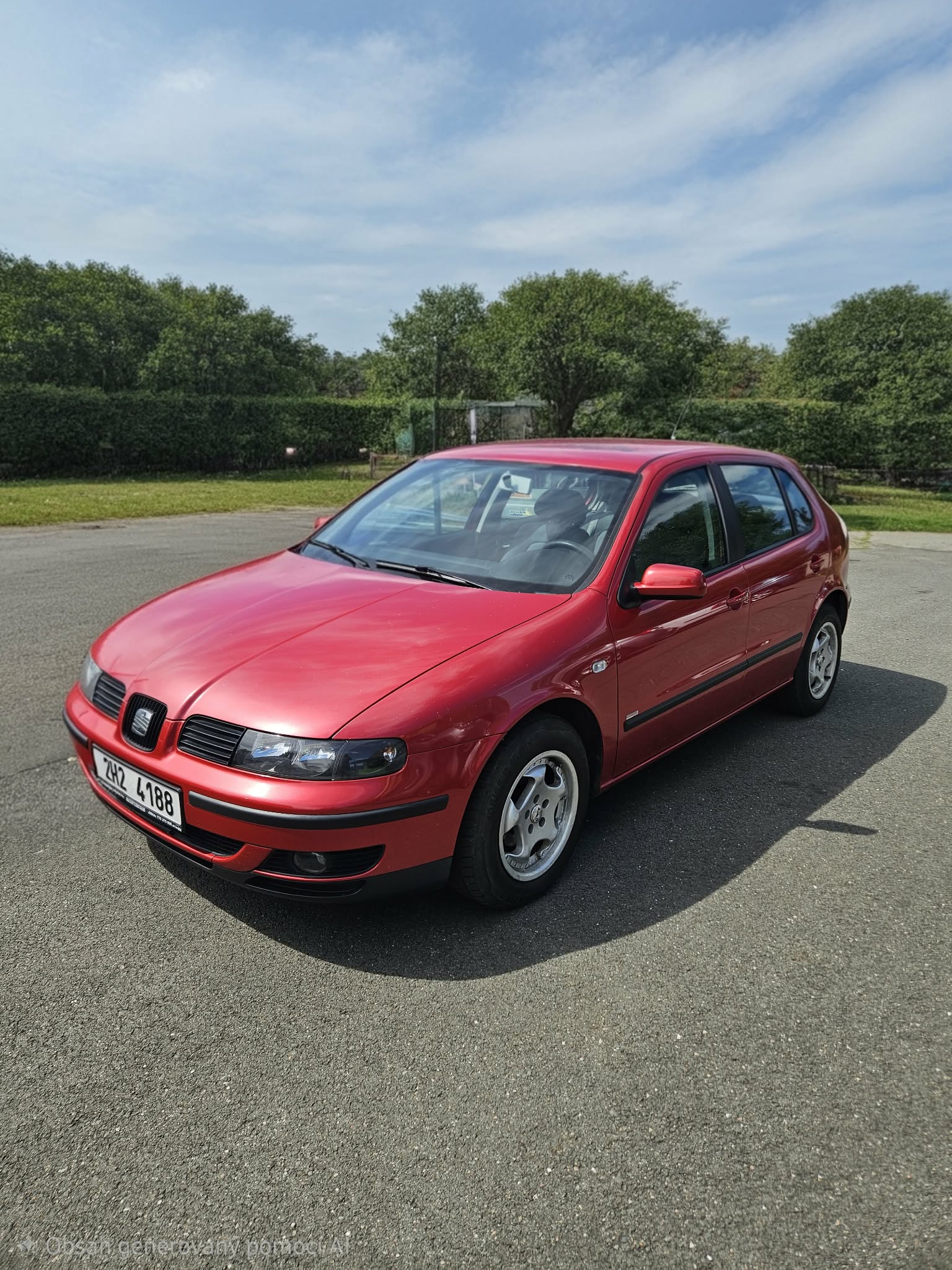 Červený Seat Leon – přední pohled