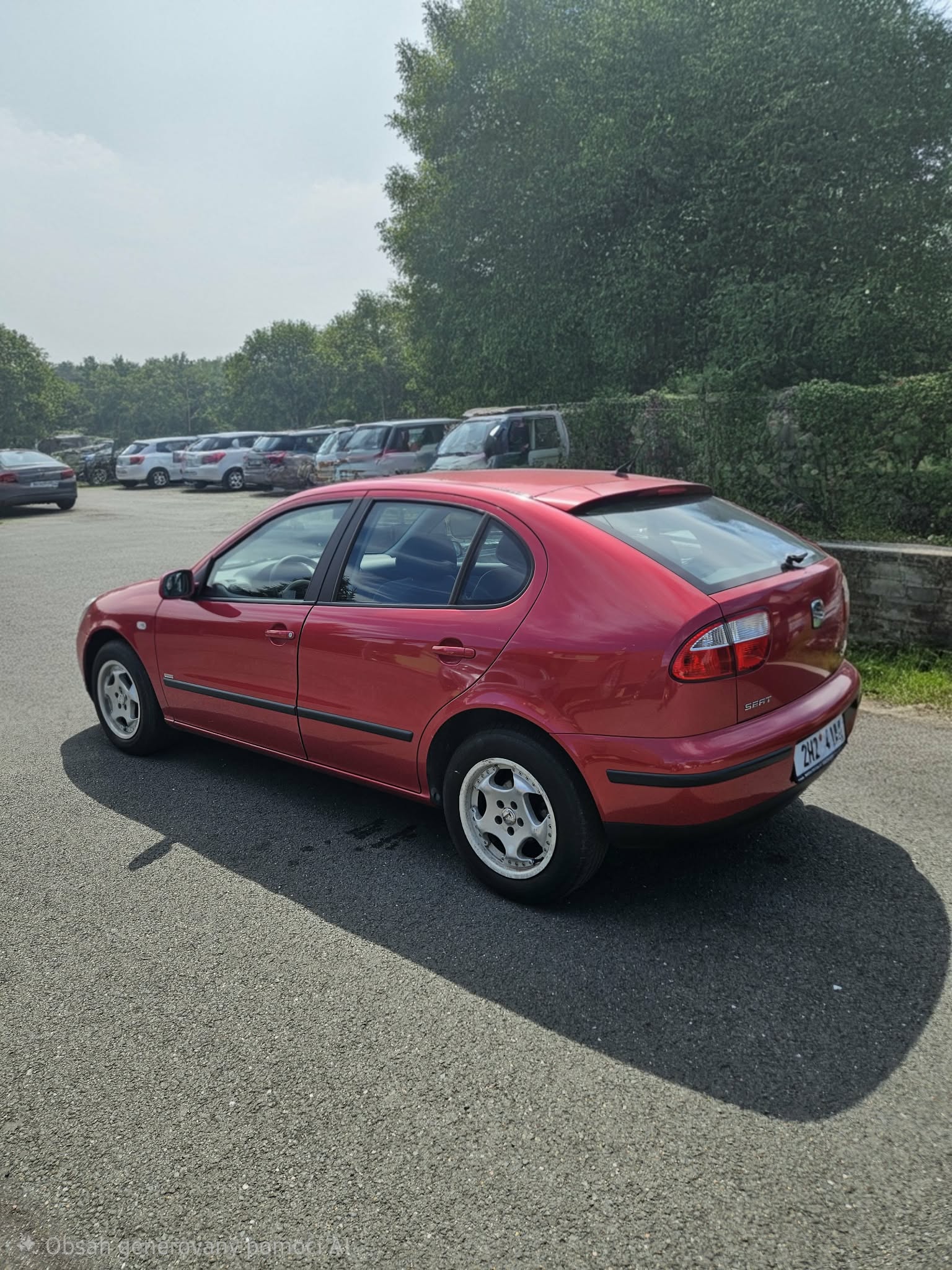 Červený Seat Leon – zadní pohled